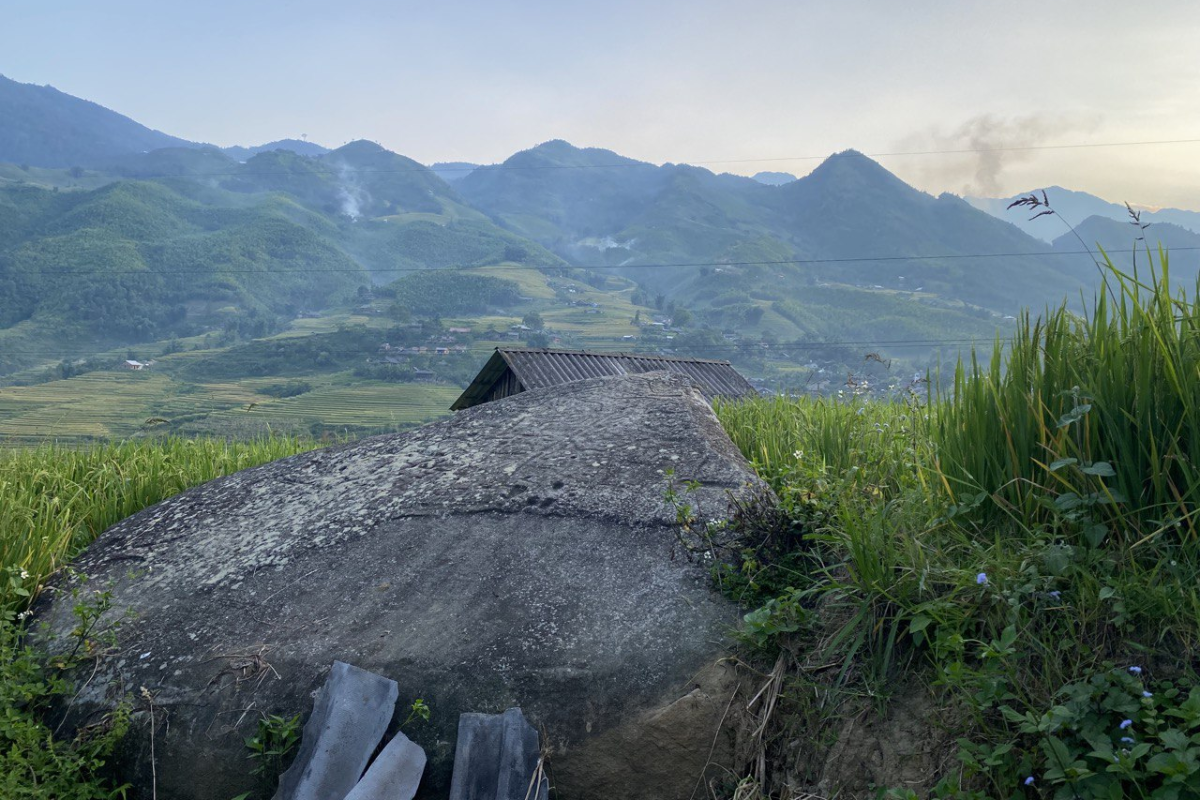 Bãi đá cổ Sapa thuộc các điểm check in đẹp ở Sapa mà bạn nên ghé một lần | Nguồn: Báo lao động