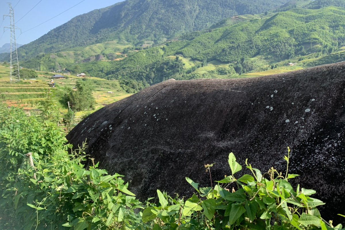 Bãi đá cổ kỳ bí Sapa | Nguồn: Báo lao động